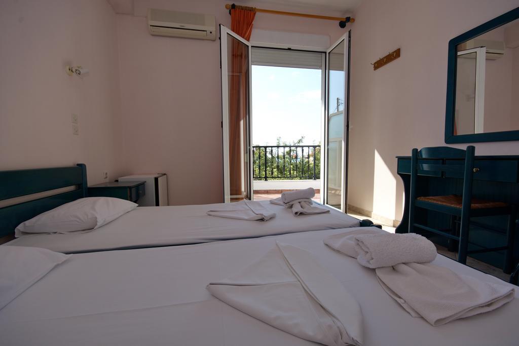 Studios Nelli Alonissos Patitiri  Room photo